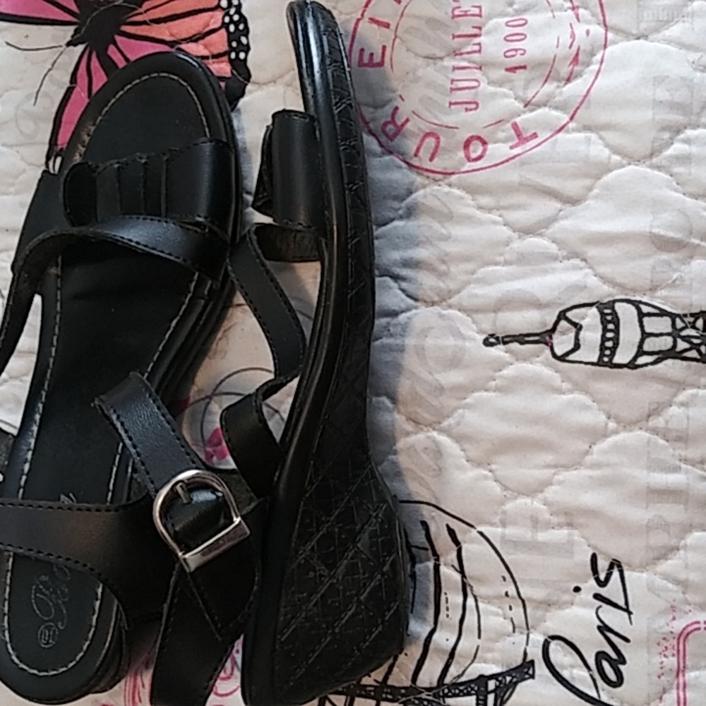 Black low wedge sandals
